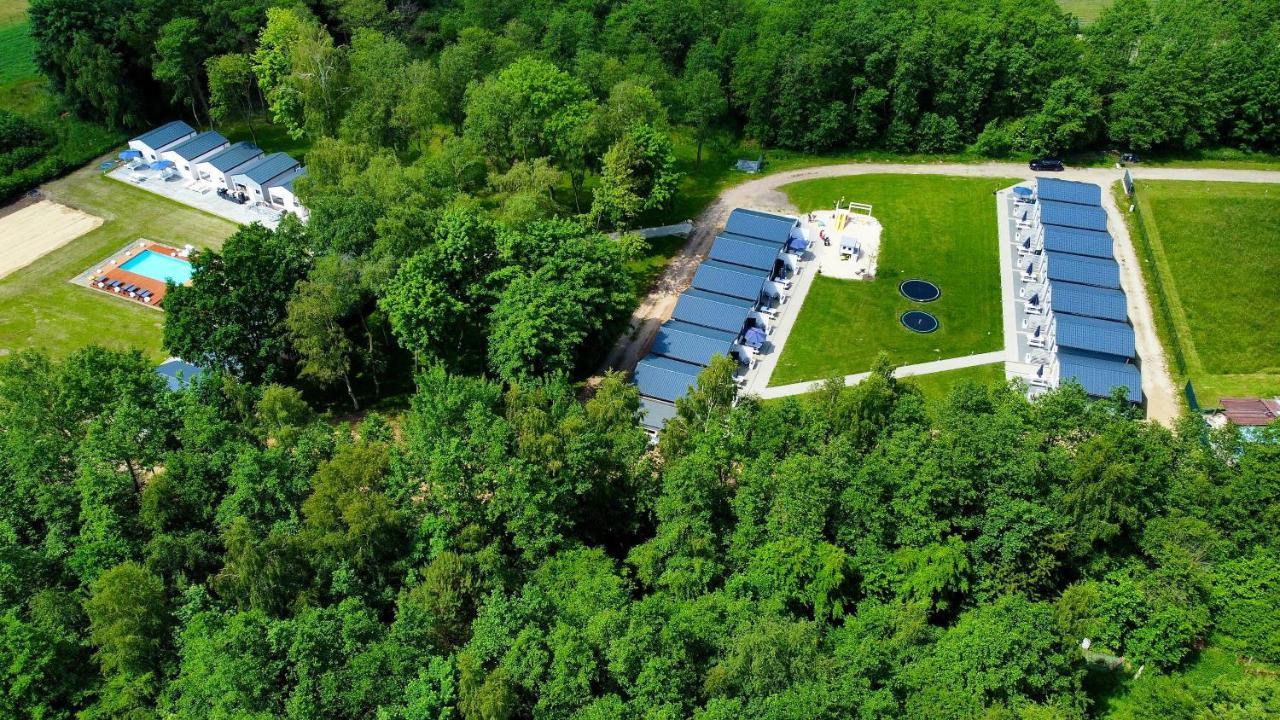 Lumi Resort Domki Letniskowe Z Podgrzewanym Basenem Ревал Екстериор снимка