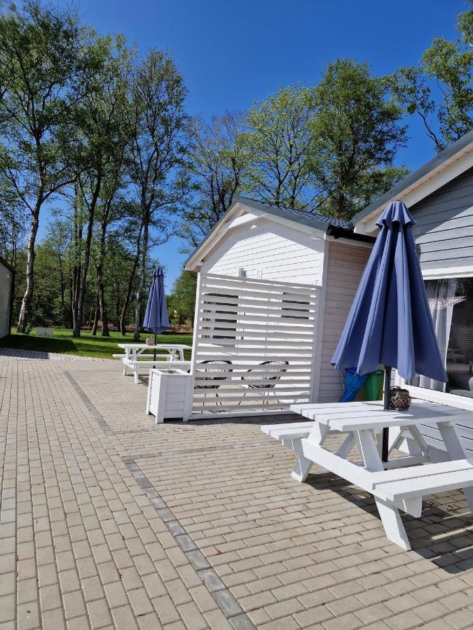 Lumi Resort Domki Letniskowe Z Podgrzewanym Basenem Ревал Екстериор снимка