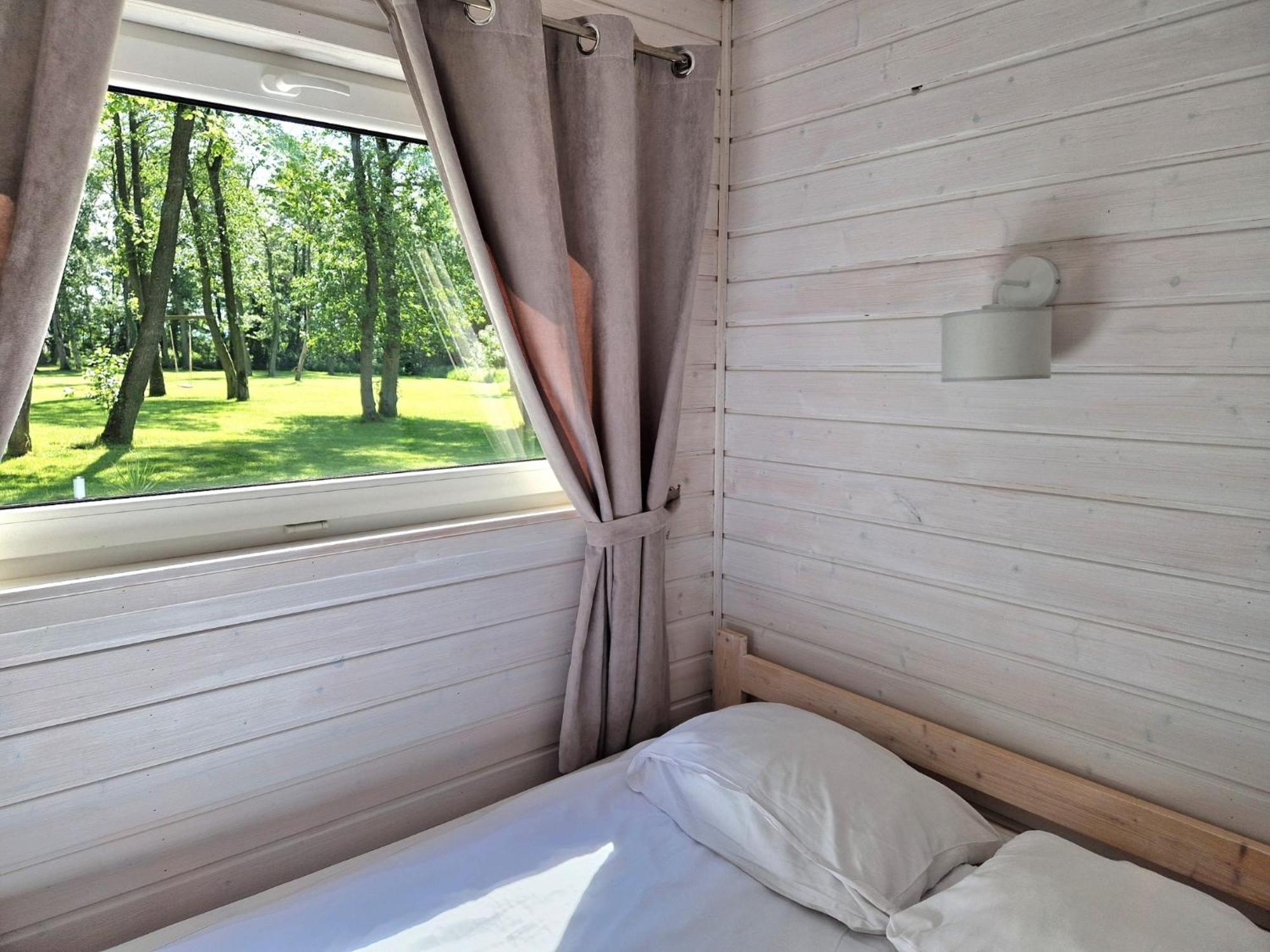 Lumi Resort Domki Letniskowe Z Podgrzewanym Basenem Ревал Стая снимка