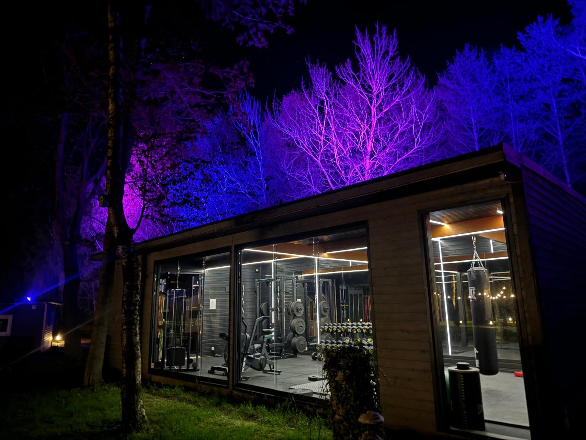 Lumi Resort Domki Letniskowe Z Podgrzewanym Basenem Ревал Екстериор снимка